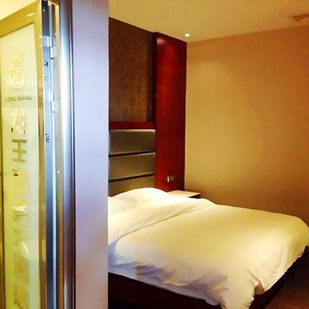 Longwang Business Hotel Liuzhou Eksteriør billede