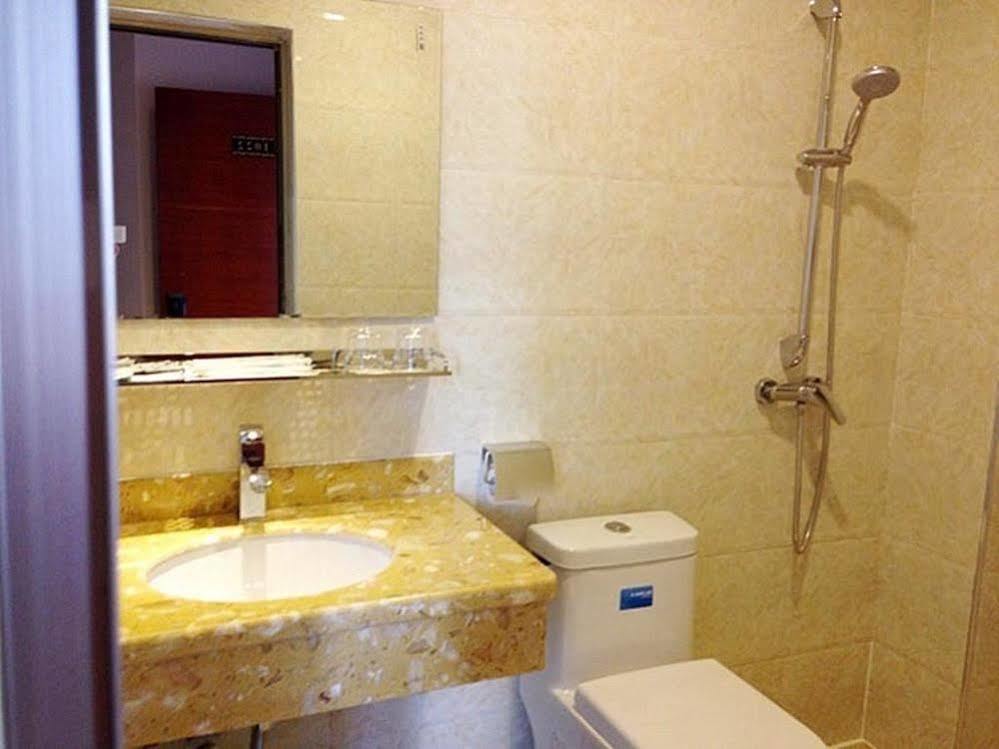 Longwang Business Hotel Liuzhou Eksteriør billede